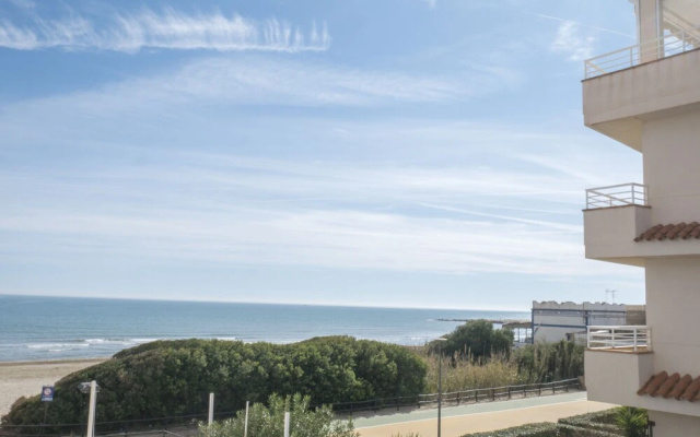 Marineu Primera Linea Playa Cargador 2/4