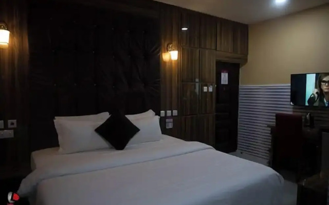 Castle Majestic Hotel