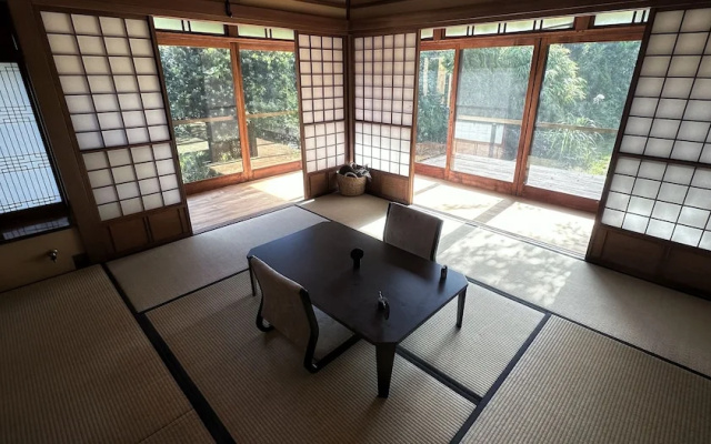 EXP. Co-Onsen