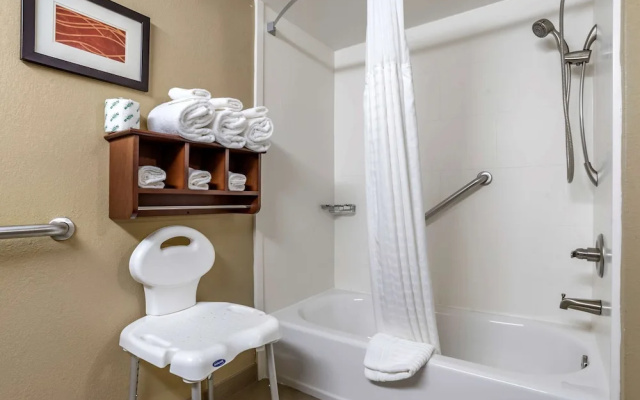 Comfort Inn & Suites