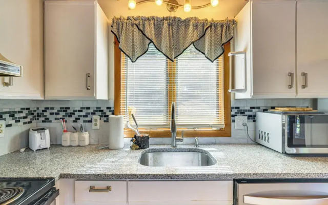 Walk to Beach: Arrowhead Lake Home
