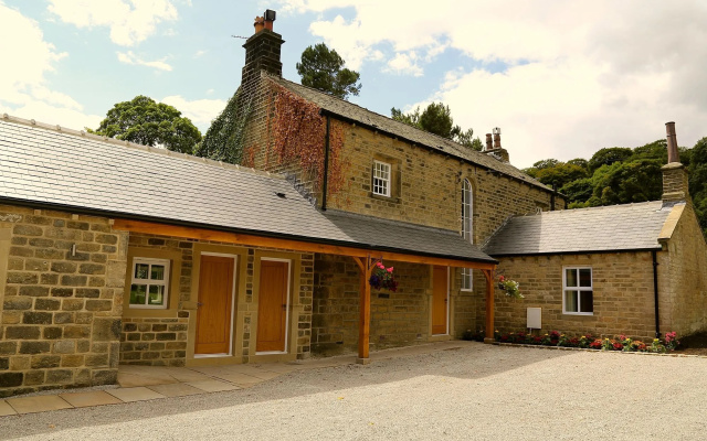 Woodsome Hall Golf Club Cottage on the Course