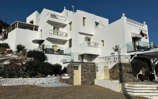 Entire Villa Full View 3 Bedrooms 3 Bathrooms 3 Kitchens