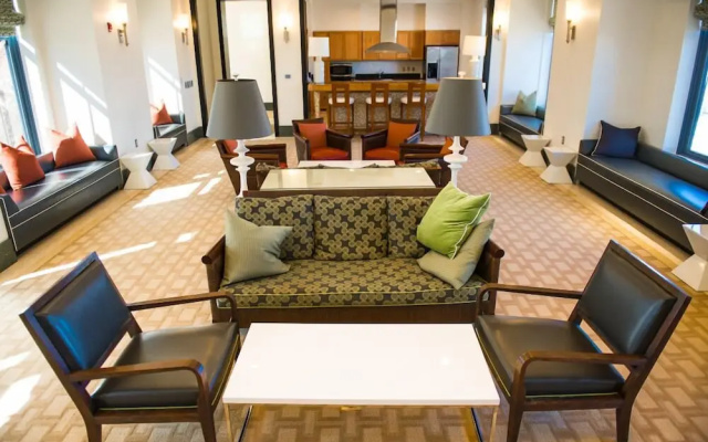 Crystal Quarters Furnished Apartments At The Gramercy