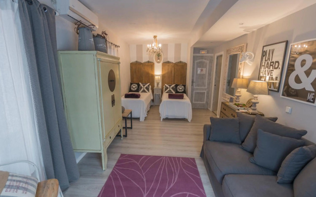 Hostal Tak