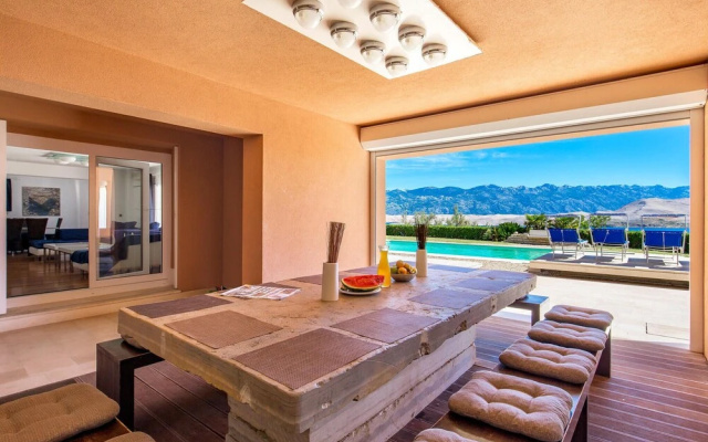 Amazing Home in Pag With 5 Bedrooms, Wifi and Outdoor Swimming Pool