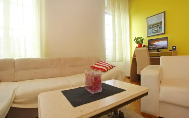 Funky Old Town Apartment