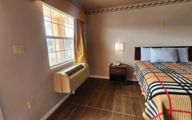 Benbrook Inn & Suites