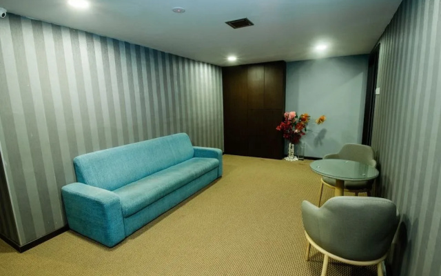 OYO 89456 V Motel