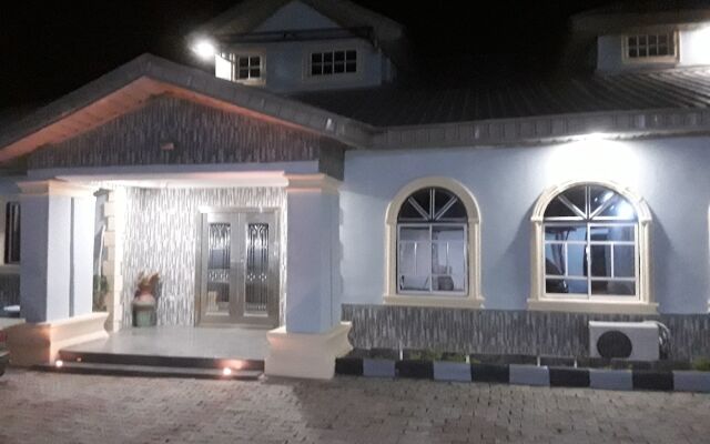 Отель House 3 Guest House вид на фасад