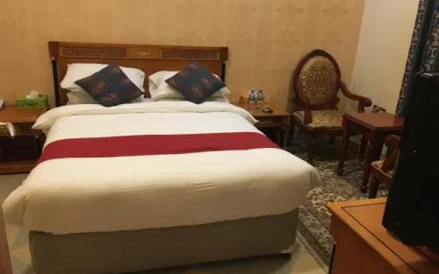 Safari Hotel