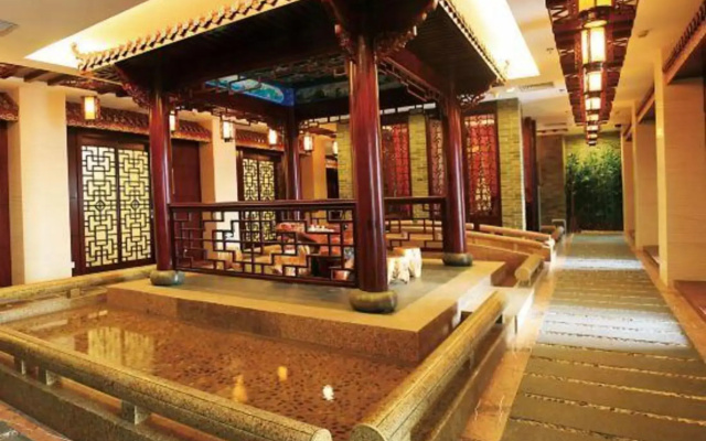 Yulong Hotel