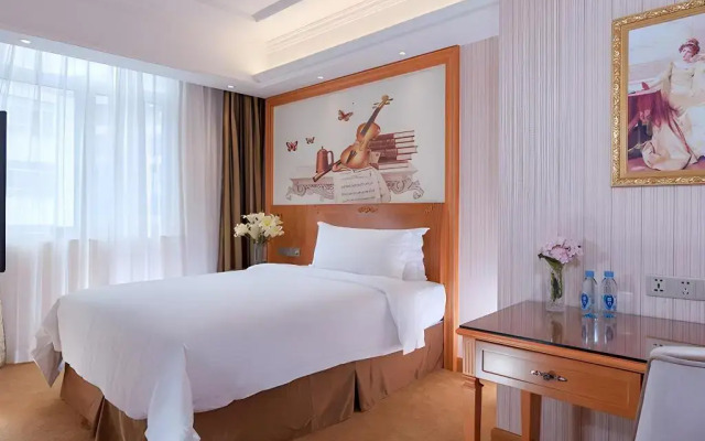Vienna Hotel Shenzhen Longsheng Subway Station Branch