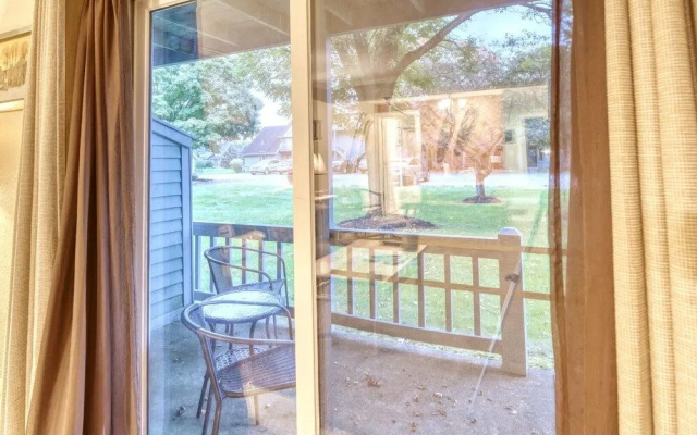 The Bear Den Condo by Redawning