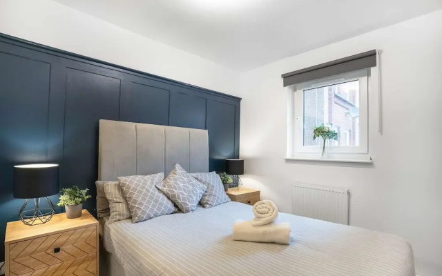 Modern 2bed Apartment-free Parking