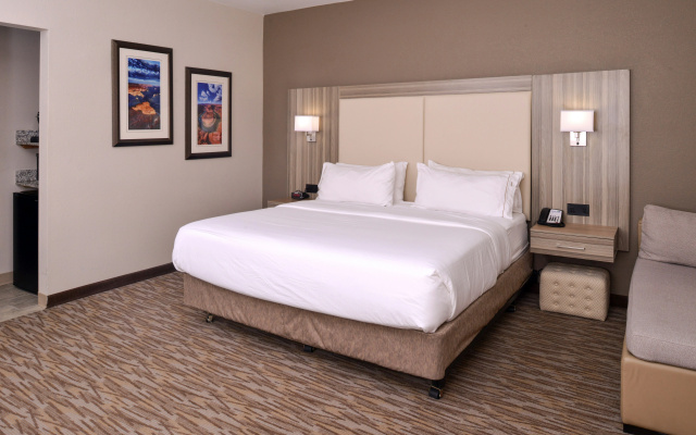 Holiday Inn Express & Suites Williams by IHG
