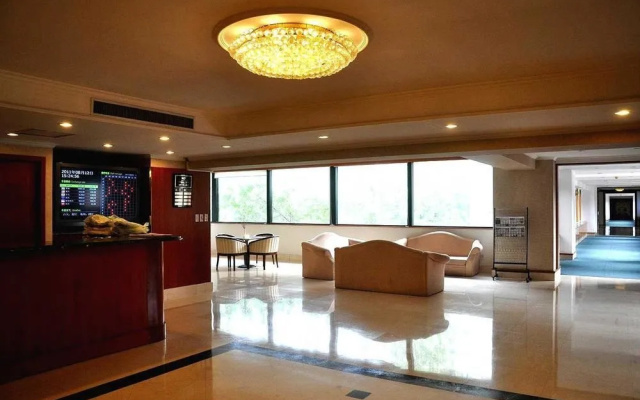 Longtou Hotel