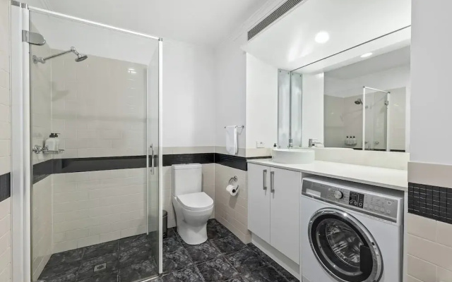 Central 1BR w/ Pool,Gym+Tennis Court Zodiak Stays