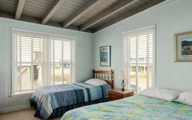 Admiral's Quarters by Oak Island Accommodations