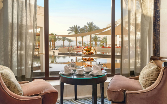 Hilton Luxor Resort & Spa
