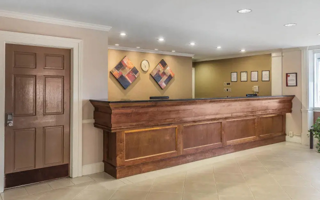 Clarion Inn