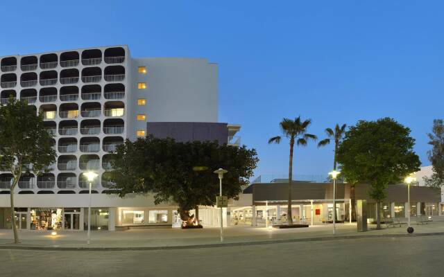 Апартаменты Sol House The Studio Calviá Beach вид на фасад