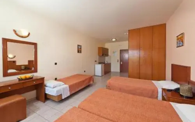 Denphill Apartments & Hotel