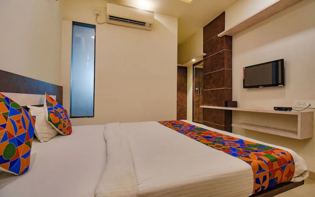 FabHotel Royce Studio