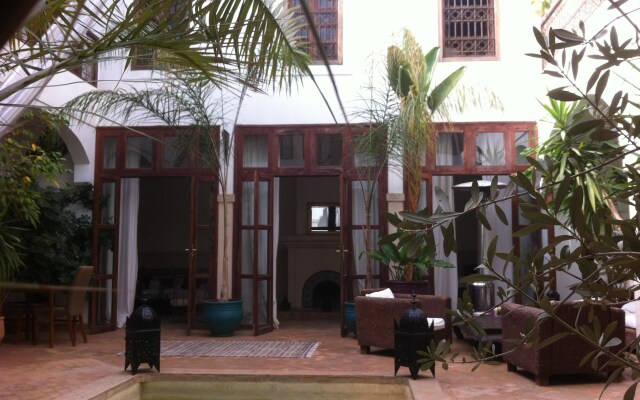 Отель Гостевой дом Riad Mandalay Марокко, Марракеш - отзывы, цены и фото номеров - забронировать отель Гостевой дом Riad Mandalay онлайн вид на фасад