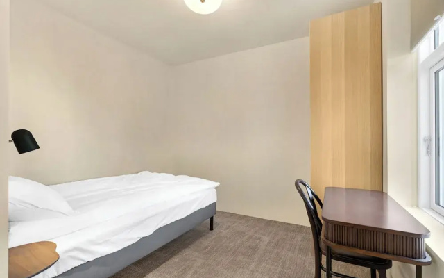 Central Guest House - Private Bathroom