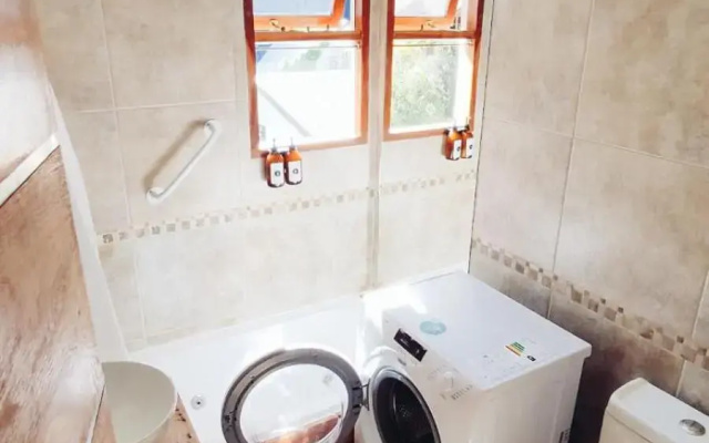 Casa con jardín y cochera ¡A 5 minutos del lago!
