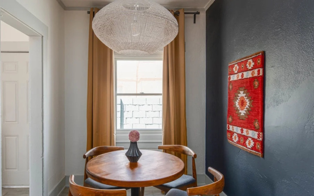 Cozy 2BR Home near Roosevelt Row by WanderJaunt
