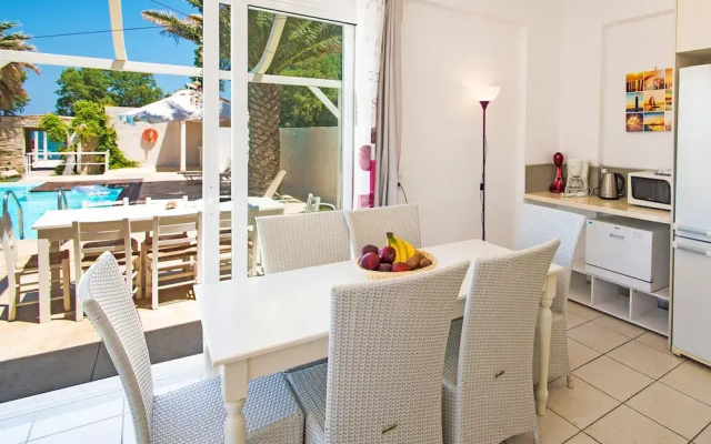 Almirikia Villa
