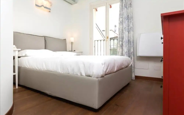 Bright 2bdr Duplex Close to Duomo
