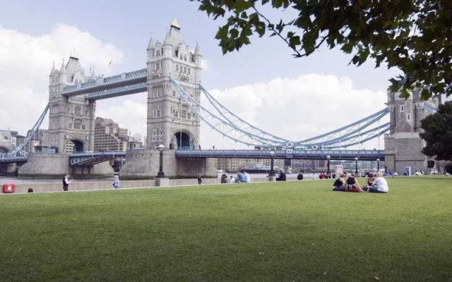 Think Tower Bridge
