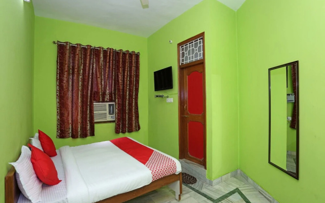OYO 12133 Hotel Shanti