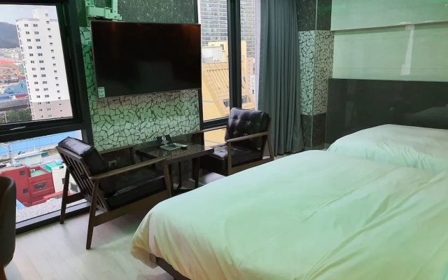 Busan Seomyeon YUNA Hotel Business