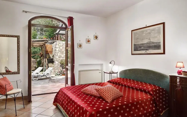 Tulipano - A Charming and Peaceful Hillside Villa With Lovely Views