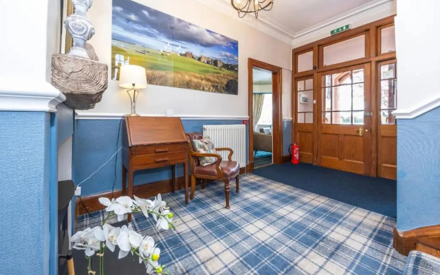 Pinewood Country House