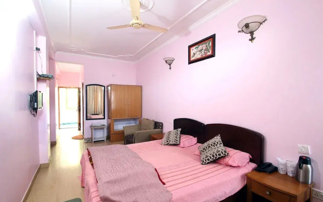 Hotel Lake Inn - A Luxury Lake View Hotel