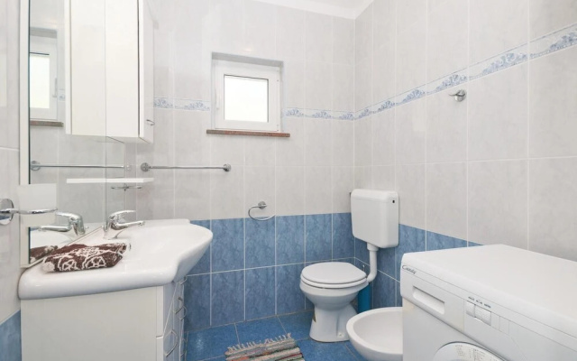 Beautiful Apartment in Cesarica With 1 Bedrooms and Outdoor Swimming Pool