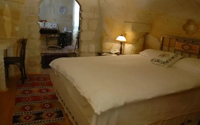 Spillo Caves