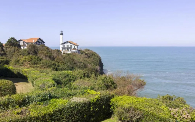 Bright T2 with balcony and sea view in Biarritz
