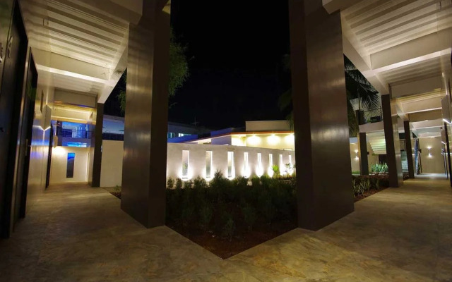 Yhotel