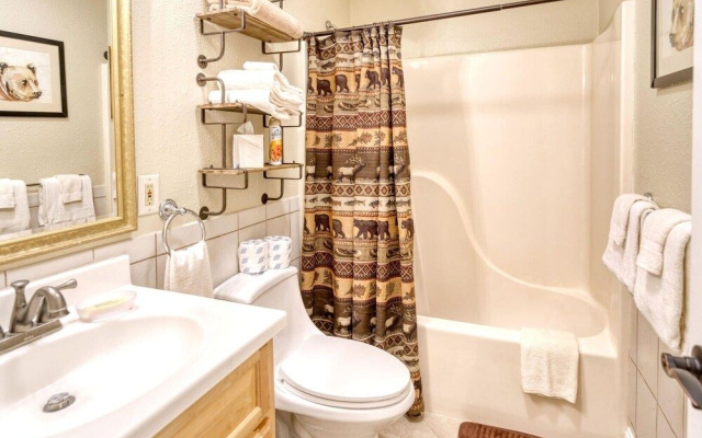 The Bear Den Condo by Redawning