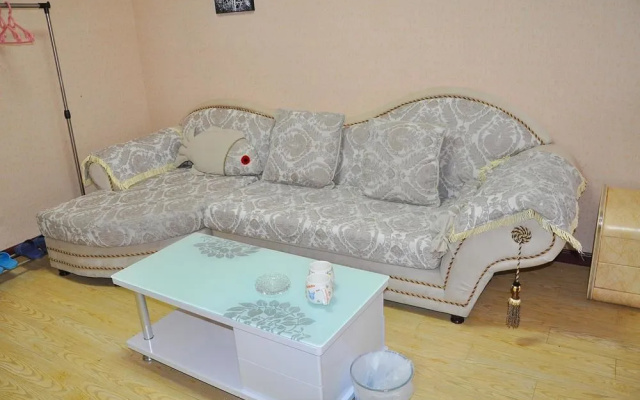 Yuxuan Theme Apartment