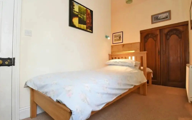Riverbank Cottage