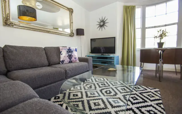 Cannon Spa Brighton Beach Apartments