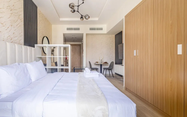 Nasma Holiday Homes - Azizi Riviera