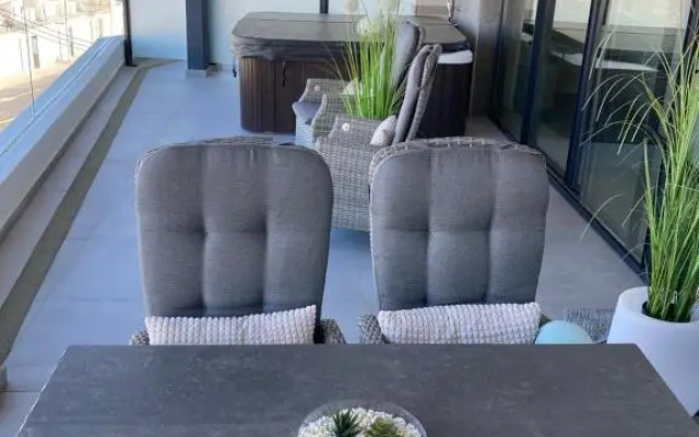 The View Luxury Vacation Apartment 4